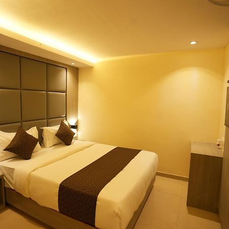 Hotel Boston 孟买 外观 照片