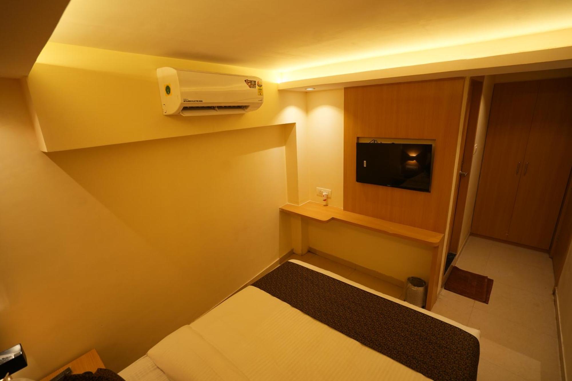 Hotel Boston 孟买 外观 照片