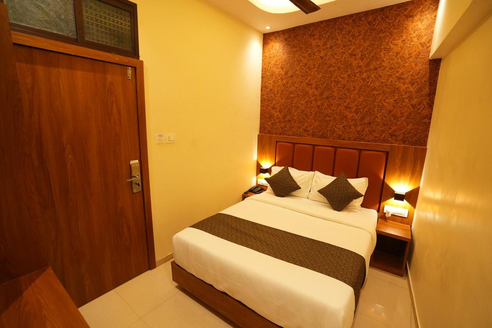 Hotel Boston 孟买 外观 照片