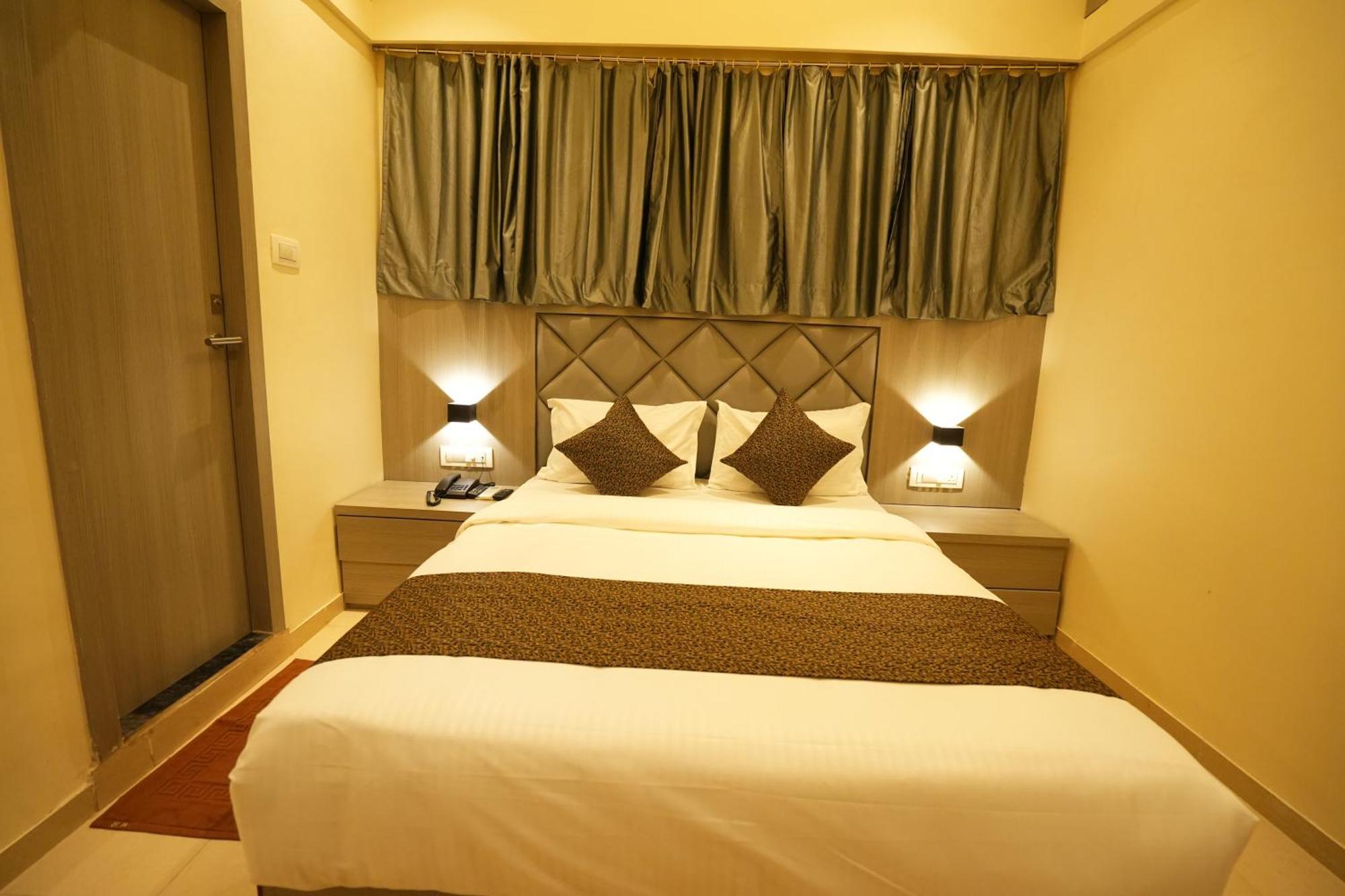 Hotel Boston 孟买 外观 照片