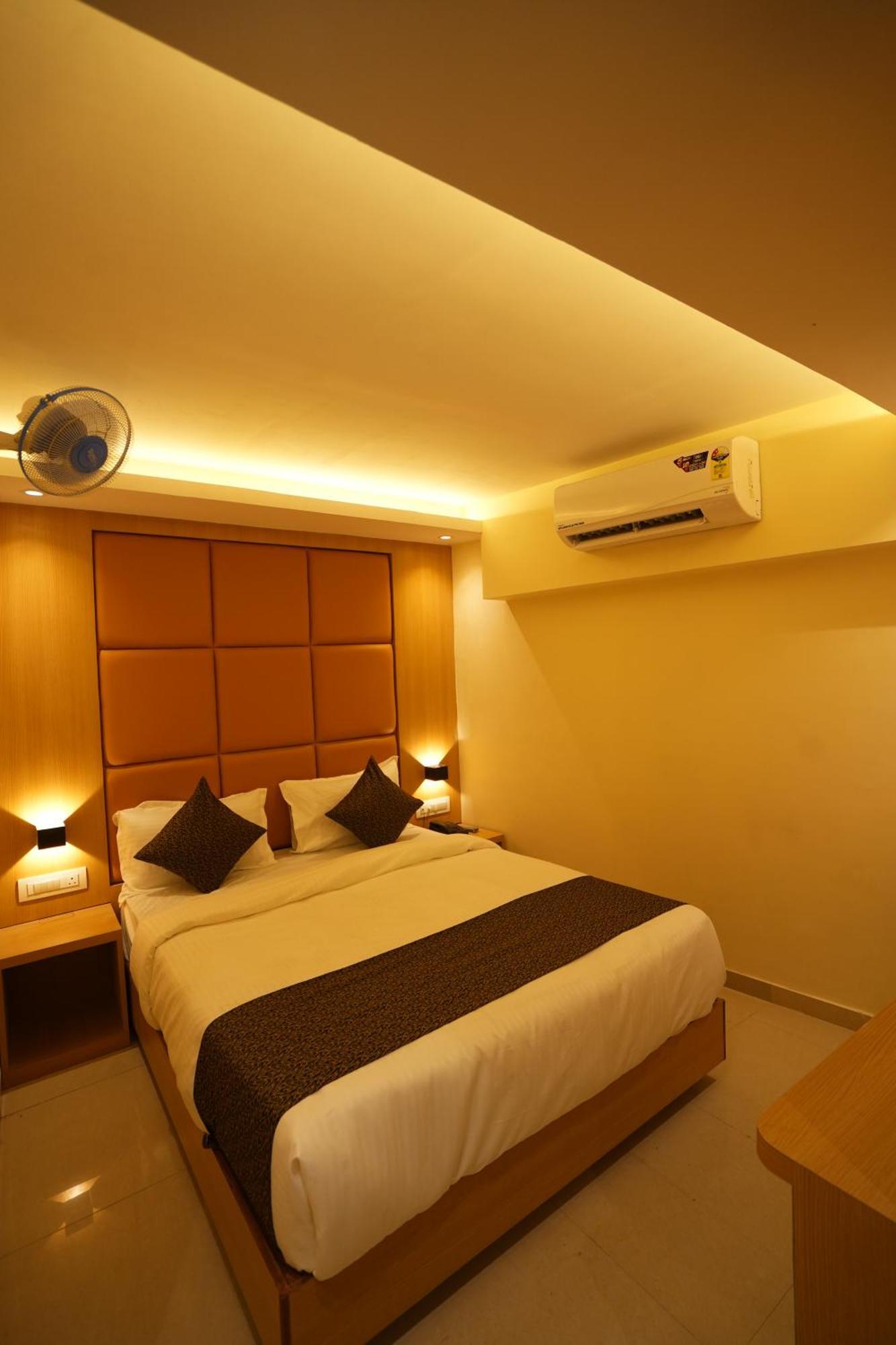 Hotel Boston 孟买 外观 照片