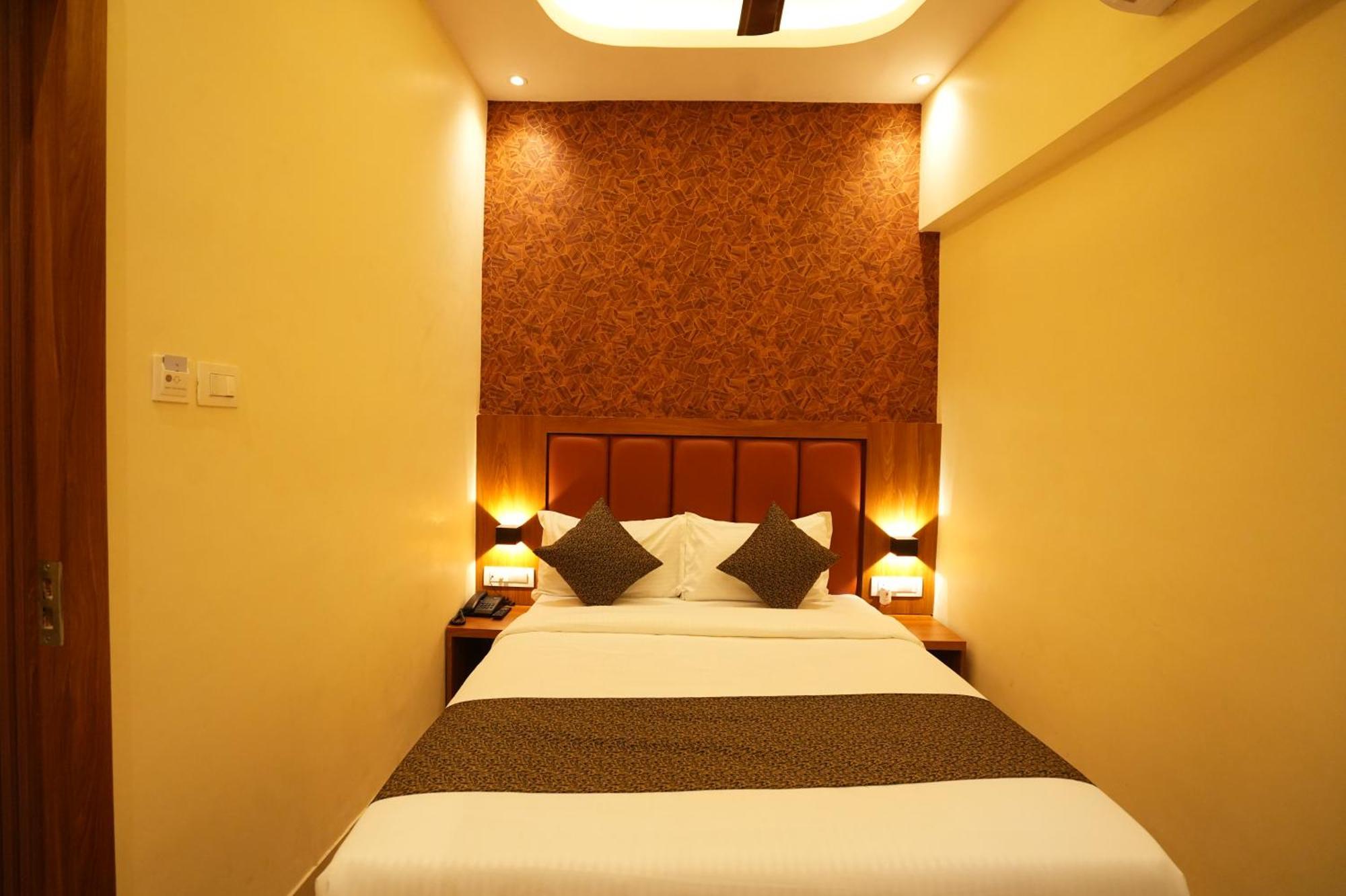 Hotel Boston 孟买 外观 照片
