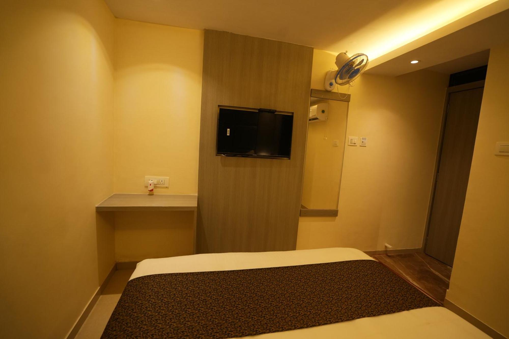 Hotel Boston 孟买 外观 照片
