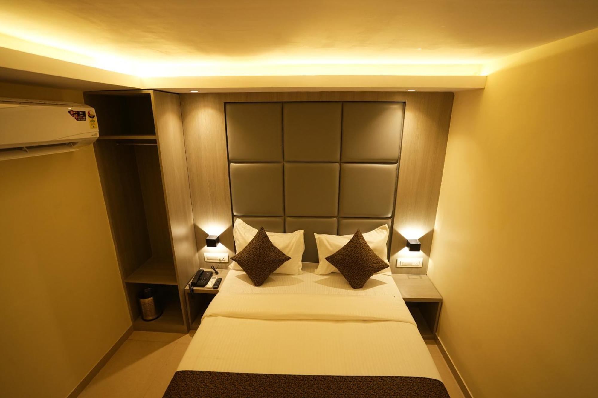 Hotel Boston 孟买 外观 照片